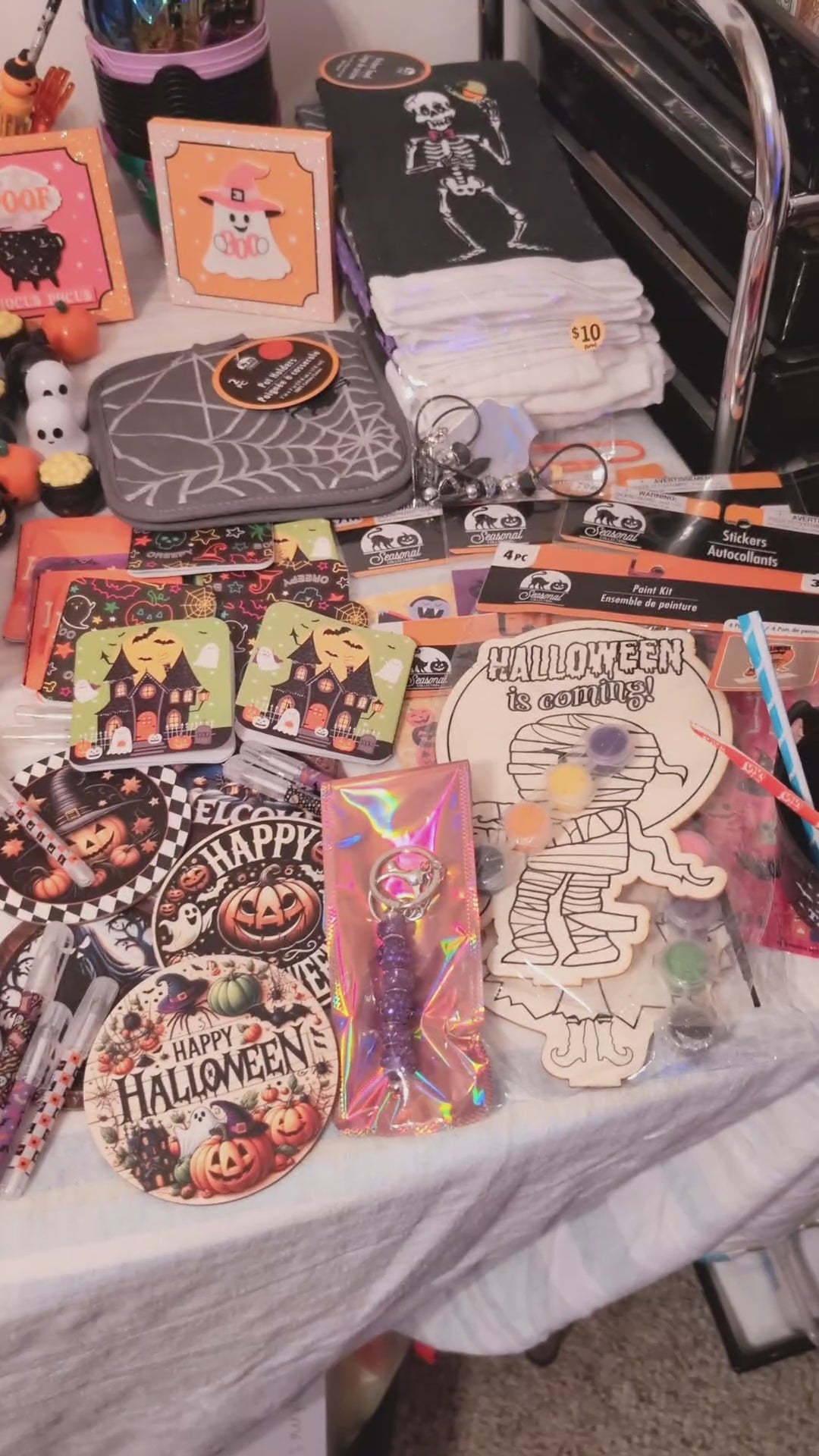 Halloween Lucky's Mysteries capsules